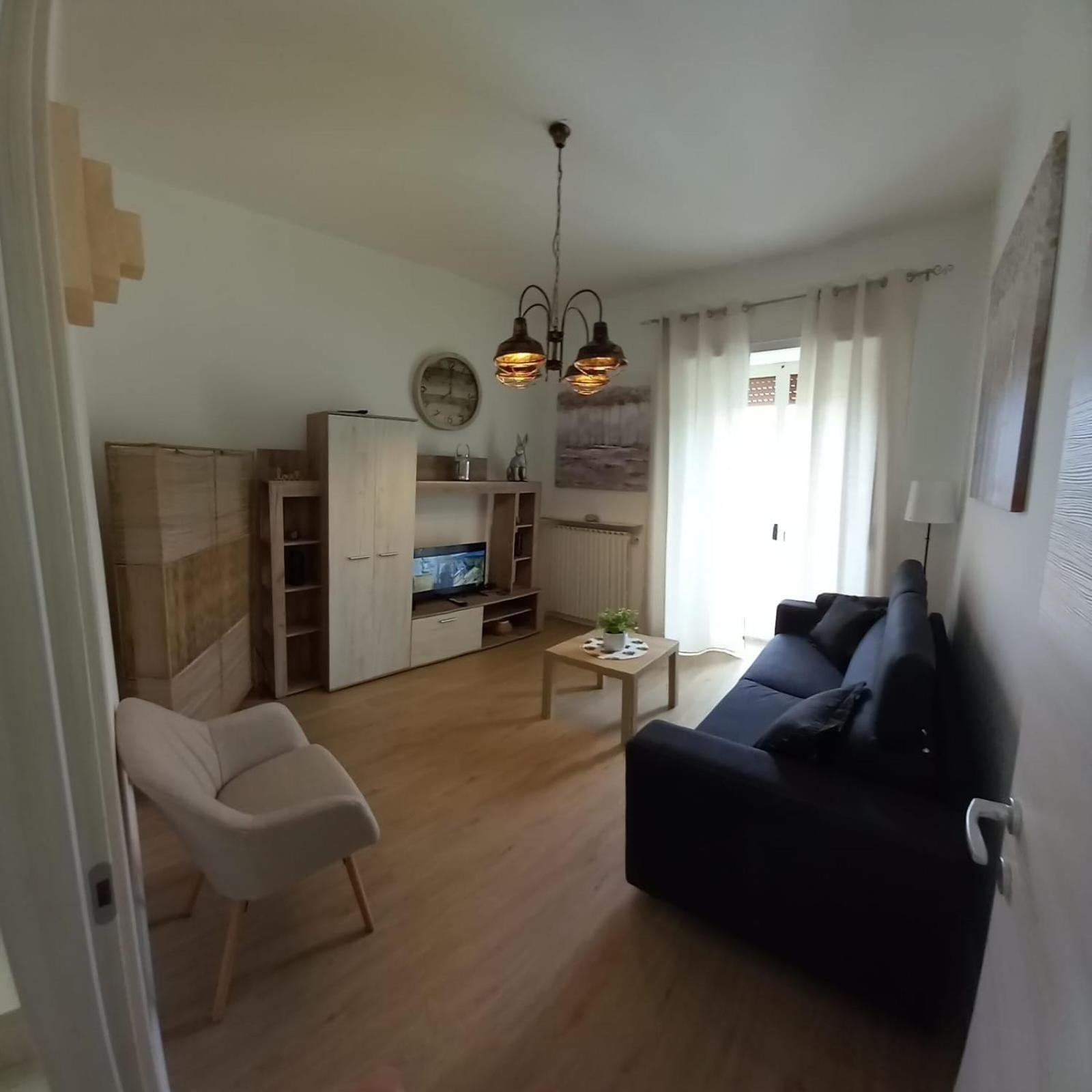My Family Intero Appartamento Con Parcheggio Privato بوتنزا المظهر الخارجي الصورة